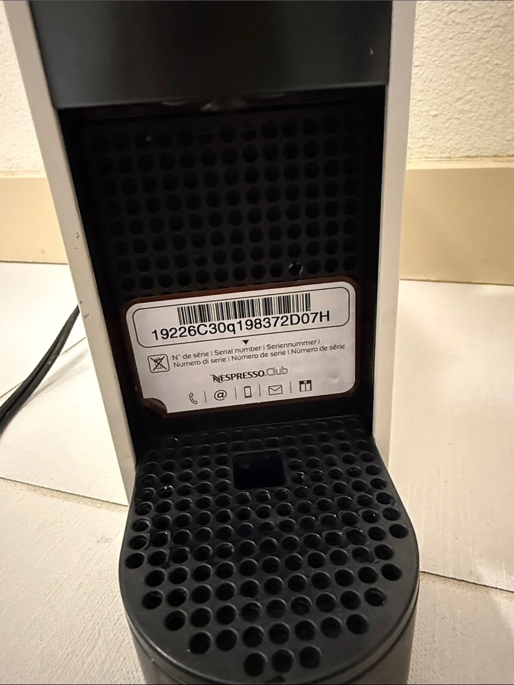 Nespresso Essenzia Mini White Capsule Coffee Machine